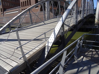 Naklejka premium Brücken in der historischen Speicherstadt von Hamburg