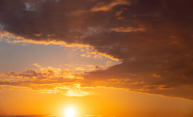 Fototapeta premium Beautiful sunset sky with clouds background.