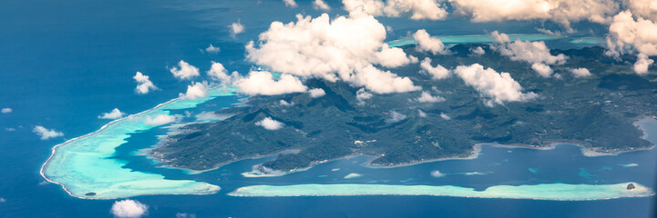 Fototapeta premium Bora Bora Island, French Polynesia. Web banner in panoramic view.