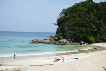 It shines on the beautiful sea.