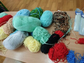 knitting yarn and knitting needles