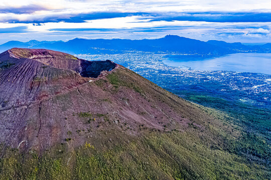 Vesuv Vulkan in Italien aus der Luft