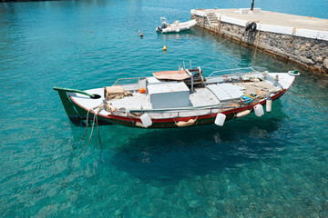 Obraz premium fishing boat in the sea