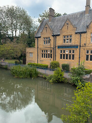 Fototapeta na wymiar Oxford houses by the canal