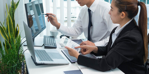 Stock surfers consult investment with online brokers, trading, trading stocks to get business profits.