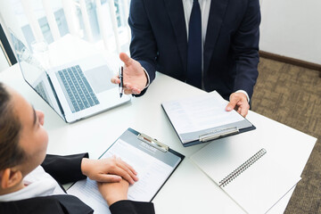 Resumes for applying for jobs, introducing and presenting work records, educational background, personal history to apply for jobs suitable for positions in business organizations.