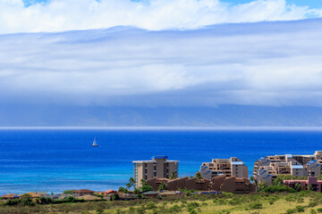 Fototapeta na wymiar Blue sky and ocean in Hawaii