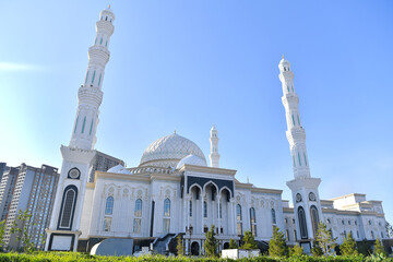 Fototapeta premium mosque, mosque in Astana, mosque in Nursultan, the big mosque in Asia, Istanbul, Ramadan, Kurban Bayram, the dome of the mosque,