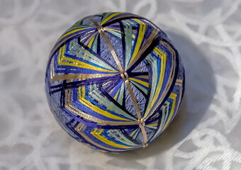 Japanese balloon happiness is a decorative ball of yarn