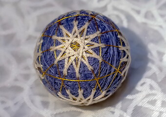 Japanese balloon happiness is a decorative ball of yarn