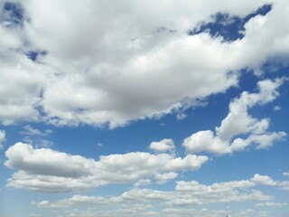 Fototapeta na wymiar Nubes y cielo