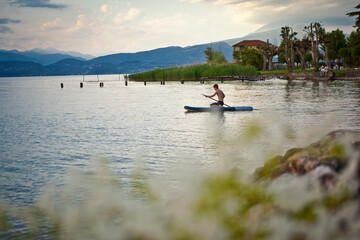 Fototapeta na wymiar lago di Garda
