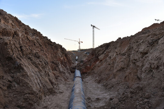 Sewer Pipes For Laying An External Sewage System At A Construction Site. Sanitary Drainage System For A Multi-story Building. Civil Infrastructure Pipe, Water Lines And Storm Sewers