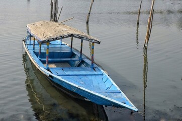Obraz premium boats on the river
