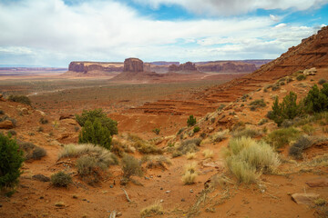 the scenic drive in the monument valley, usa