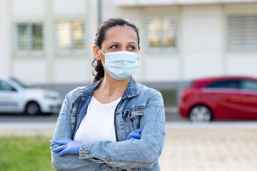 Brunette adult woman with a mask
