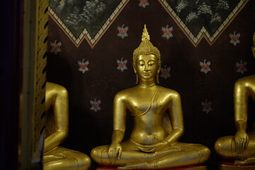 golden buddha statue