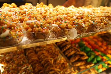 Struffoli, Christmas Sweets, Baba and Struffoli in Naples, Italy, イタリア ナポリのお菓子　ババ　ストゥルッフォリ