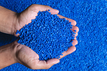 Blue plastic grain, plastic polymer granules,hand hold Polymer pellets, Raw materials for making water pipes, Plastics from petrochemicals and compound extrusion, resin from plant polyethylene.