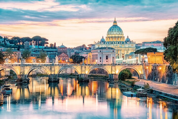 Obraz na płótnie Canvas The city of Rome at sunset