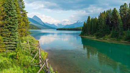 Fototapeta na wymiar maligne lake view inside Jasper National Park, Alberta, Canada