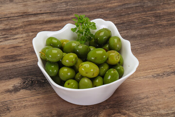 Green Campo Real olives in the bowl