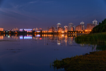 Obraz premium Minsk evening illumination of the city during the Independence Day celebration