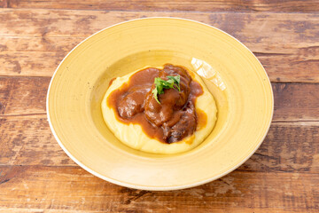 pork cheeks with mashed potatoes