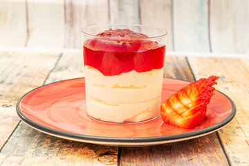 Cheese cake with red berry jam