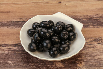 Black olives in the bowl