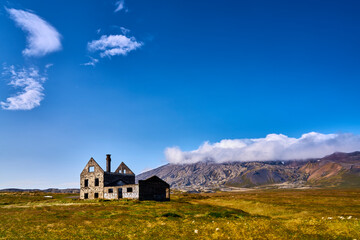 Fototapeta premium Abandoned houses and farms south of Iceland