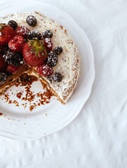 cheesecake with berries