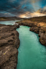 The Olfusá is the largest river in Iceland. It is formed after the union of the Hvítá and Sog rivers, near the city of Selfoss, and flows for 25 kilometers, until it empties into the Atlantic Ocean.