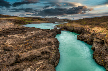 The Olfusá is the largest river in Iceland. It is formed after the union of the Hvítá and Sog rivers, near the city of Selfoss, and flows for 25 kilometers, until it empties into the Atlantic Ocean.