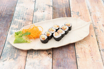 salmon makis ration photo