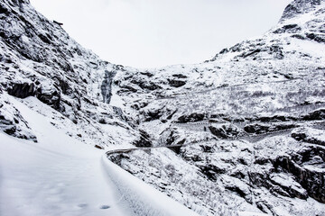 Fototapeta na wymiar stunningly beautiful winter view of Norwegian nature