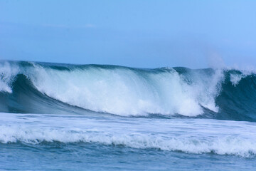 Naklejka premium San Diego La Jolla Massive Waves