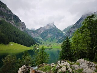 Naklejka premium Szwajcaria, Seealpsee 2019