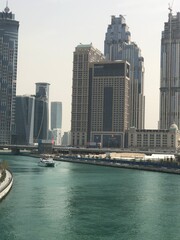 Fototapeta na wymiar Dubai water way and skyline 