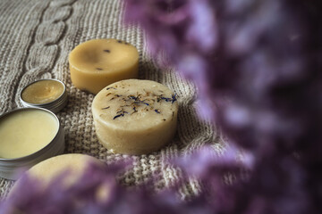 Eco friendly unpacked home cosmetics