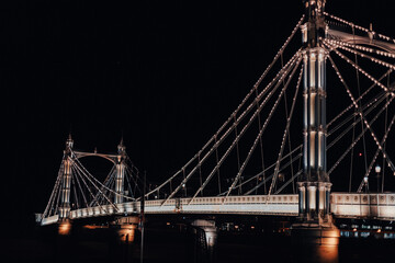 Fototapeta na wymiar Chelsea bridge at light