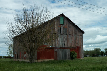 Obraz premium old red barn
