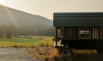 Vintage gypsy wagon abandoned in a field © Rhys