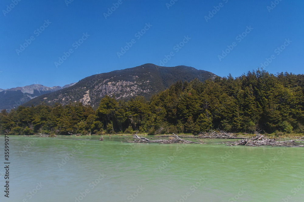 Wall mural Paisajes de la Carretera Austral  naturaleza bosques nativos rios lagos Montañas