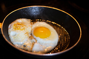 fry eggs in low lights 