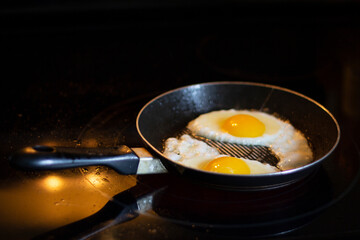 fry eggs in low lights 