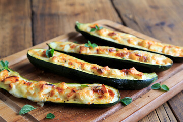 überbackene zucchini mit hackfleisch und käse