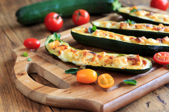 &uuml;berbackene zucchini mit hackfleisch und k&auml;se