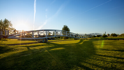 Neulandbrücke in Leverkusen beim Neulandpark