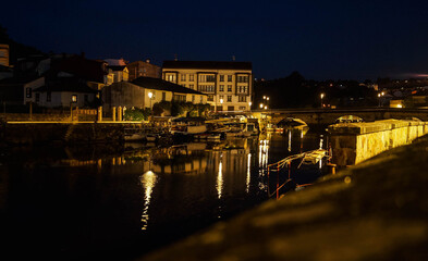 Fototapeta premium city with river at night